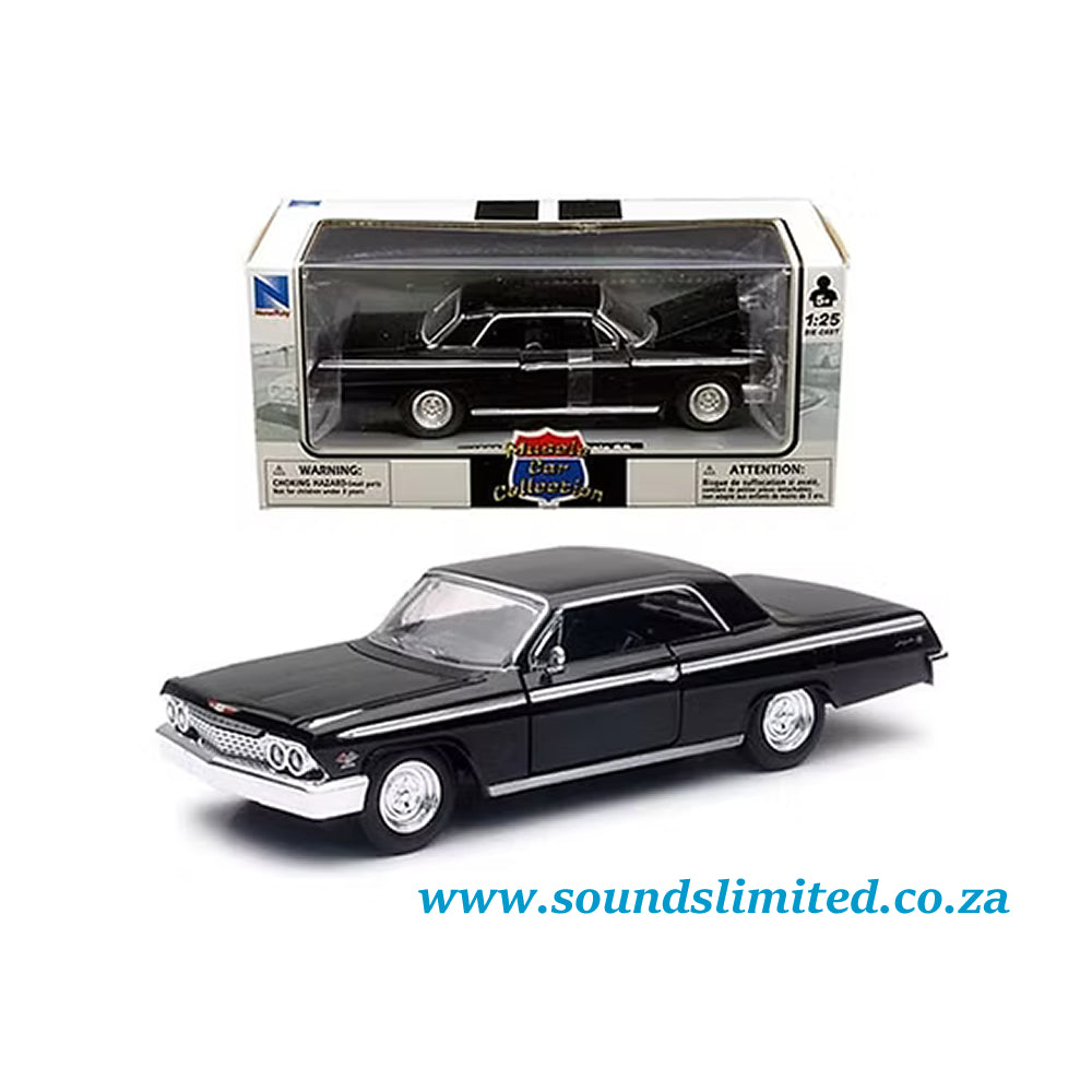 New Ray 1962 Chevrolet Impala SS HT Black 1/24 Diecast Model Car 71843A