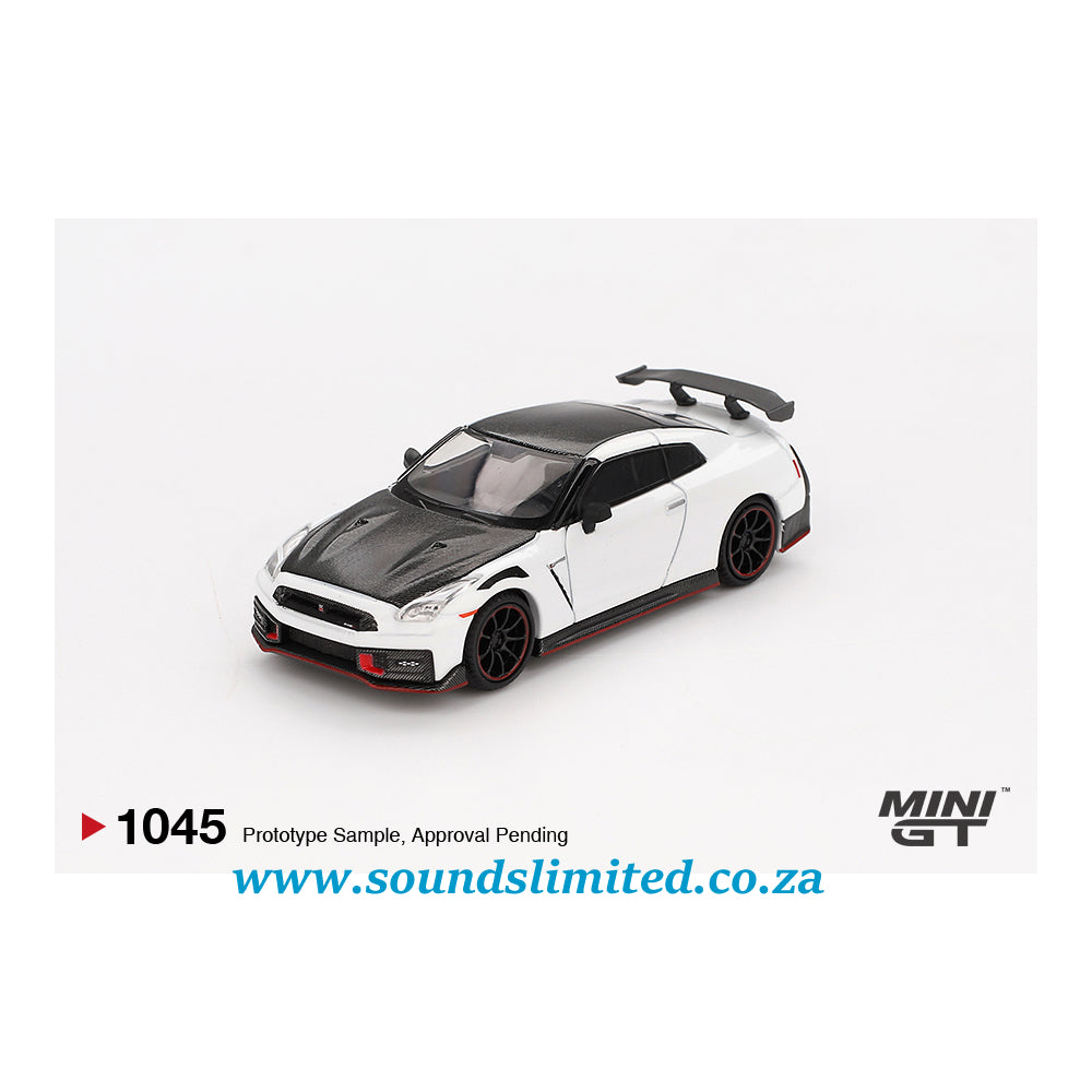 Mini GT #1045 Nissan GT-R Nismo 2024 Brilliant White Pearl