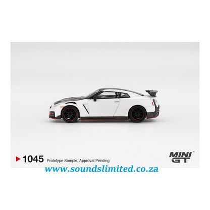 Mini GT #1045 Nissan GT-R Nismo 2024 Brilliant White Pearl