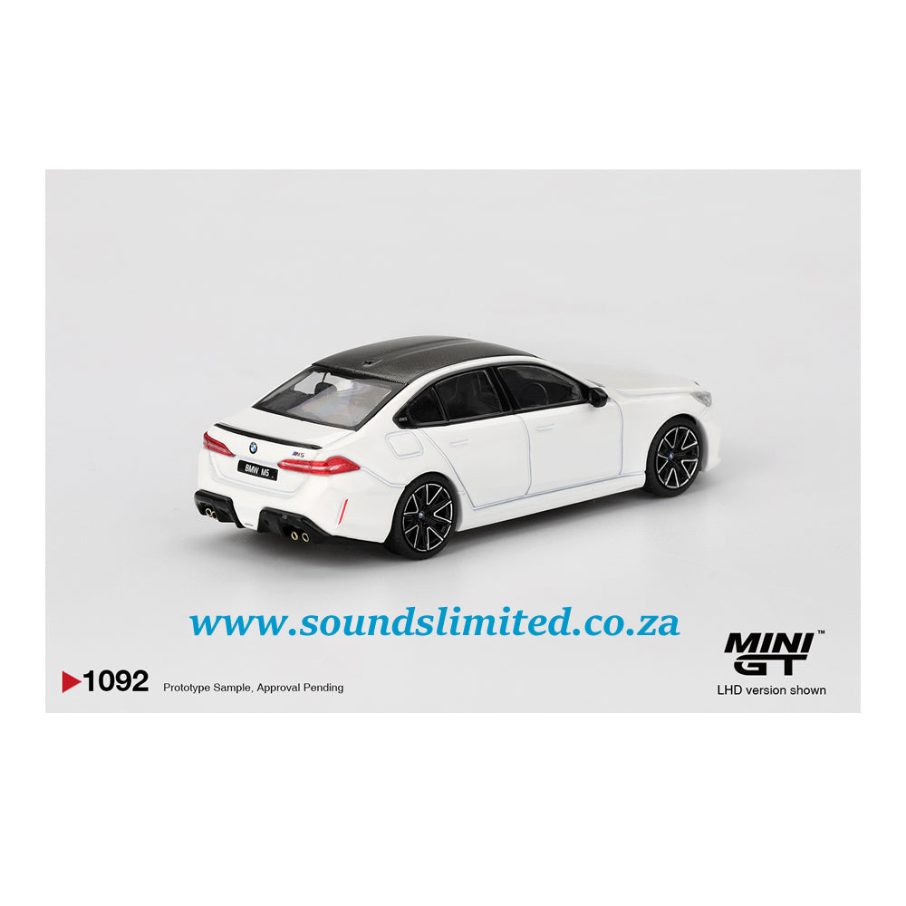 Mini GT #1092 BMW M5 Alpine White