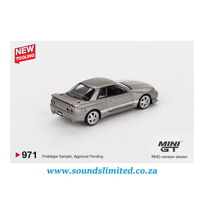 Mini GT #971 Nissan Skyline GT-R (R32) Veilside Combat C-I Veilside Combat Grey