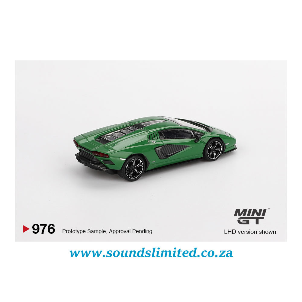 Mini GT #976 Lamborghini Countach LPI 800-4 Verde Medio