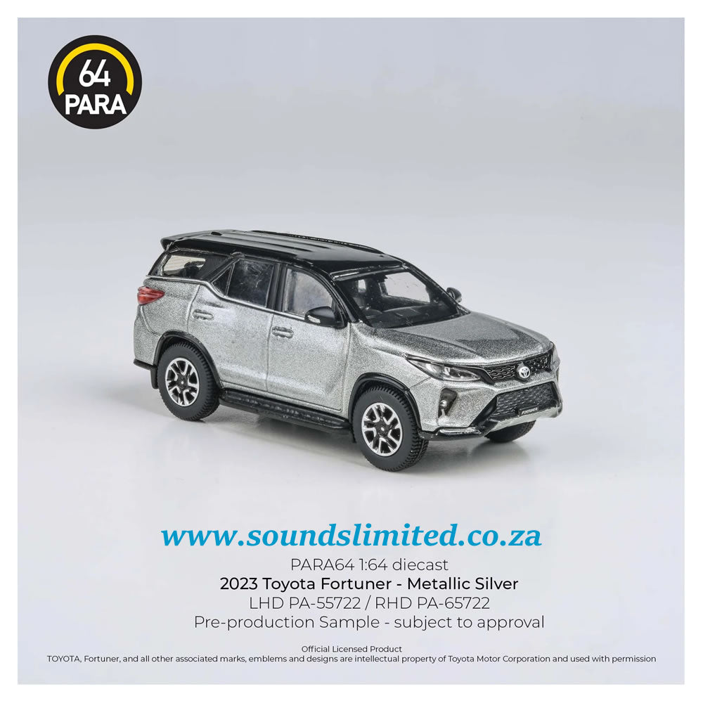 Para64 1/64 2023 Toyota Fortuner Platinum Silver RHD PB-65722