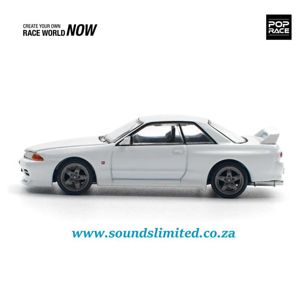 Pop Race Skyline GT-R R32 Crystal White PR64-157